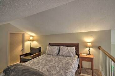 White Mountains Home W/ Hot Tub   Walk To Town!