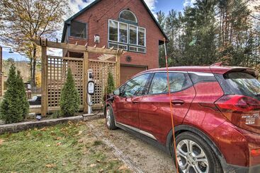 White Mountains Home W/ Hot Tub   Walk To Town!