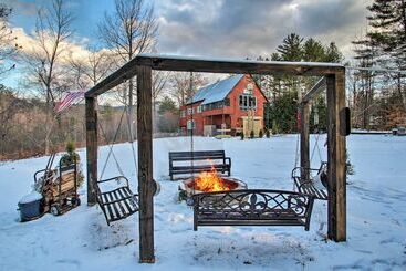 White Mountains Home W/ Hot Tub Walk To Town!