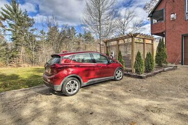 White Mountains Home W/ Hot Tub   Walk To Town!