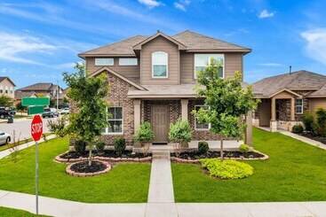 Austin Home ~ 12 Mi To Downtown!