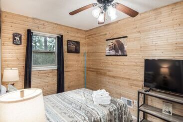 The Elk Meadow Cozy Cabin