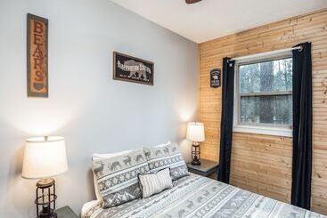 The Elk Meadow Cozy Cabin