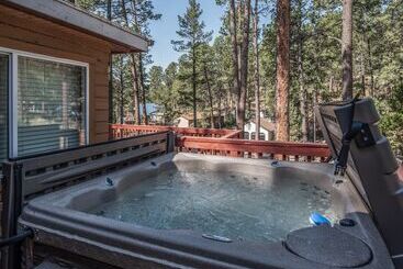 The Elk Meadow Cozy Cabin