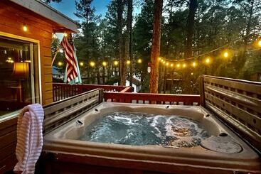 The Elk Meadow Cozy Cabin