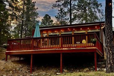 The Elk Meadow Cozy Cabin