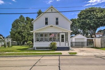 茅舍 Two Rivers Home W/ Yard ~ Half Mile To Beach!