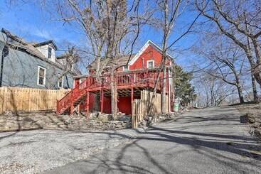 Walk To Dtwn: Historic Home In Eureka Springs