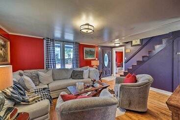 Walk To Dtwn: Historic Home In Eureka Springs