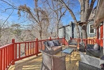 Walk To Dtwn: Historic Home In Eureka Springs