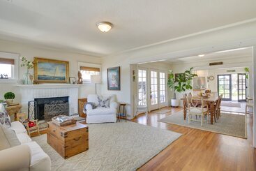 Beautiful South Oceanside Bungalow: 1 Mi To Beach!