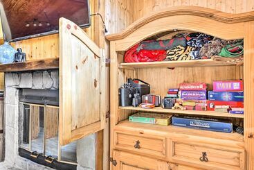 Best Location   Maggie Valley Cabin W/ Hot Tub!