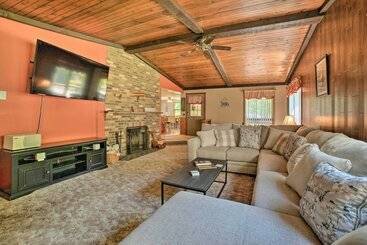 コテージ Charming Pymatuning Lake House Near Park & Beach