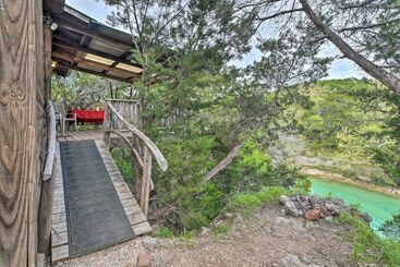 Cozy Davis Cabin W/ Deck   Nestled By Honey Creek!