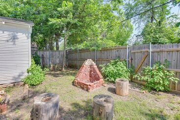7 Mi To Dtwn Dallas: Cozy Home W/ Yard!
