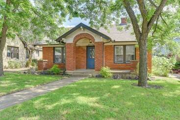 7 Mi To Dtwn Dallas: Cozy Home W/ Yard!