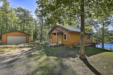 Four Season Lake Cabin W/ Canoe & Paddle Boat!