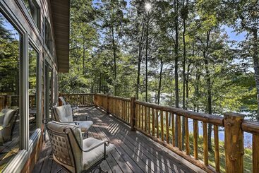 Four Season Lake Cabin W/ Canoe & Paddle Boat!