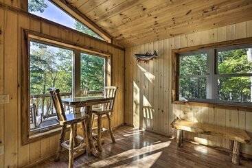 Four Season Lake Cabin W/ Canoe & Paddle Boat!