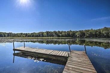 Four Season Lake Cabin W/ Canoe & Paddle Boat!
