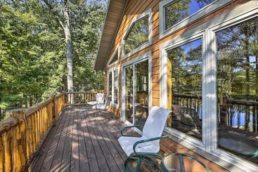 Four Season Lake Cabin W/ Canoe & Paddle Boat!