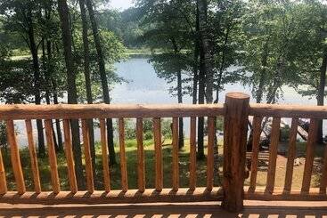 Four Season Lake Cabin W/ Canoe & Paddle Boat!