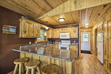 Four Season Lake Cabin W/ Canoe & Paddle Boat!