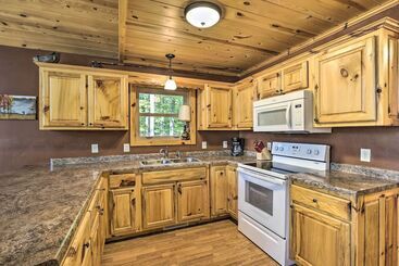 Four Season Lake Cabin W/ Canoe & Paddle Boat!
