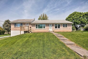 Hideaway In Hershey By The Railroad W/ Backyard!