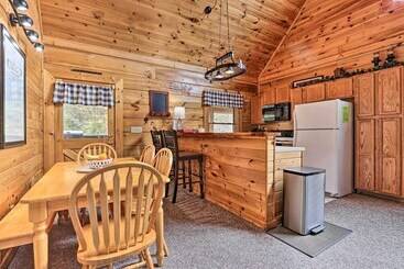 별장 Homey Sevierville Cabin W/ Deck Near Pigeon Forge!