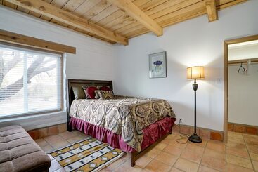 Las Cruces Home  La Casa Blanca  W/ Courtyard