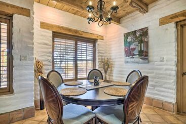 Las Cruces Home  La Casa Blanca  W/ Courtyard