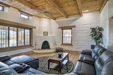 Las Cruces Home  La Casa Blanca  W/ Courtyard