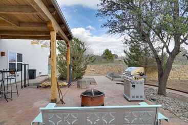 Las Cruces Home  La Casa Blanca  W/ Courtyard