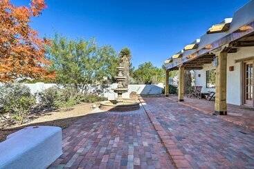 Las Cruces Home  La Casa Blanca  W/ Courtyard