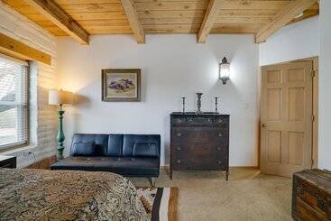 Las Cruces Home  La Casa Blanca  W/ Courtyard