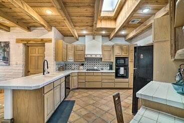 Las Cruces Home  La Casa Blanca  W/ Courtyard