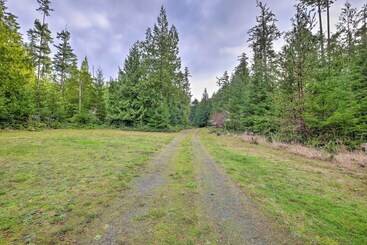 Lopez Island Hideaway W/ Coastal Views + Deck!