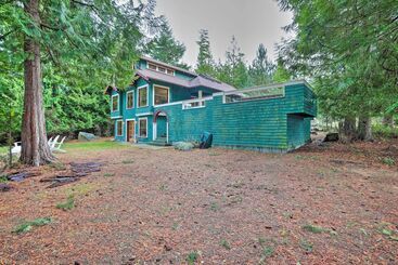 Lopez Island Hideaway W/ Coastal Views + Deck!