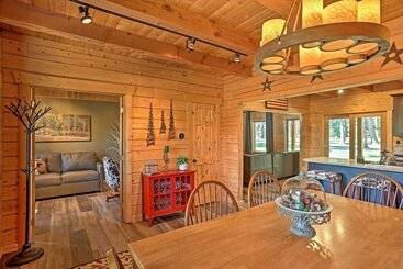 بيت ريفى Luxury Lodge: Hot Tub, Snowmobiling & Atv Access!