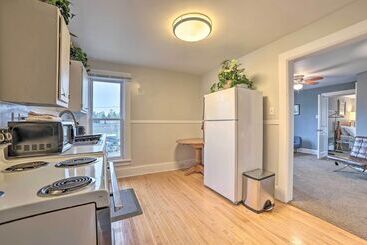 Manistee House W/ Deck: 1/2 Mi To Riverwalk!