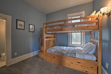 Manistee House W/ Deck: 1/2 Mi To Riverwalk!