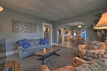 Manistee House W/ Deck: 1/2 Mi To Riverwalk!