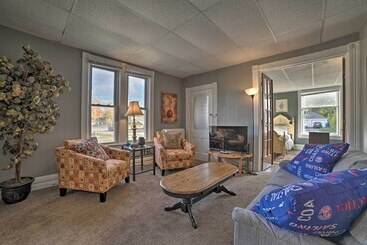 Manistee House W/ Deck: 1/2 Mi To Riverwalk!