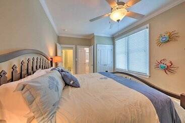 Manteo Waterfront Resort Home W/ 30 Ft Dock!