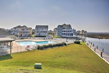 Manteo Waterfront Resort Home W/ 30 Ft Dock!
