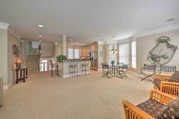 Manteo Waterfront Resort Home W/ 30 Ft Dock!