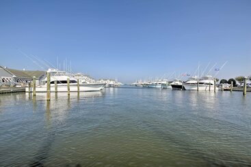 Manteo Waterfront Resort Home W/ 30 Ft Dock!