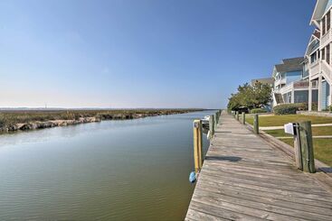 Manteo Waterfront Resort Home W/ 30 Ft Dock!