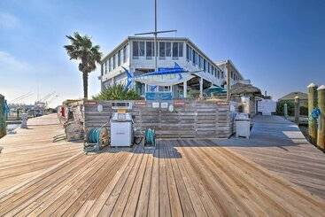 Manteo Waterfront Resort Home W/ 30 Ft Dock!